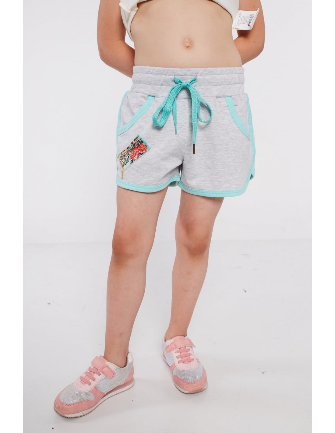 Girls\' shorts with an application, light gray NDZ0756 - Online store - Boutique